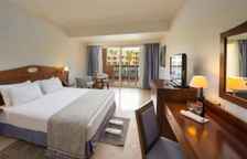 Двухместный номер Standard с видом на бассейн