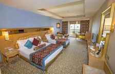 Двухместный номер Superior с частичным видом на море