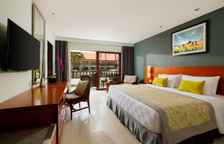 Двухместный номер Deluxe с видом на бассейн