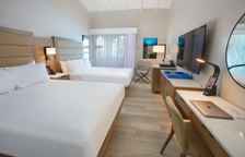 Четырёхместный номер с видом на бассейн/сад