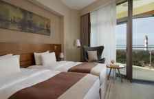 Двухместный номер Гранд Супериор с балконом