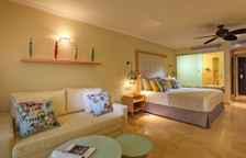 Двухместный полулюкс Beachside Swim Up