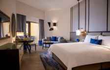 Двухместный номер с балконом и с частичным видом на море