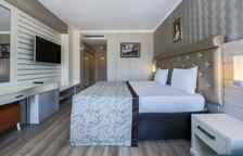 Двухместный номер Standard с частичным видом на море