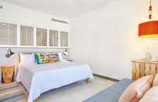 Двухместный номер Superior с частичным видом на море