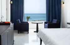 Номер семейный смежный Superior с видом на море