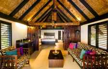 Pool Bure рядом с пляжем