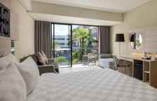 Двухместный номер Premier с видом на бассейн