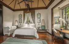 Вилла с бассейном Family