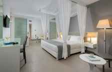 Двухместный полулюкс с общим бассейном с видом на море