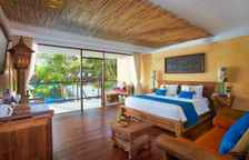 Двухместный люкс с видом на бассейн