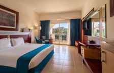 Двухместный номер Premium с видом на бассейн