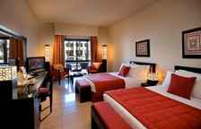 Двухместный номер Superior с видом на бассейн