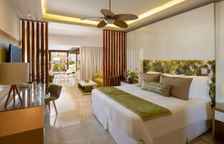 Двухместный Полулюкс Preferred Club только для взрослых с собственным бассейном