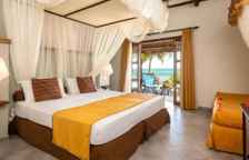 Четырёхместный полулюкс с балконом и рядом с пляжем