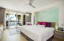 Двухместный полулюкс Swim Out Xcelerate oceanfront
