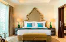 Двухместный люкс Al Dana c 1 комнатой с балконом и с видом на морской рукав Дубай-Крик