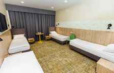 Четырёхместный номер семейный с красивым видом из окна