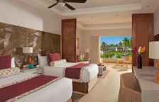 Полулюкс Preferred Club Pool с террасой