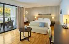 Четырёхместный номер Семейный с балконом и с видом на горы