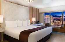 Двухместный номер Go Strip View