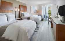 Четырёхместный номер с балконом и с видом на океан