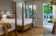 Четырёхместный номер с видом на бассейн