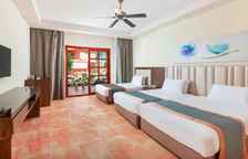 Бунгало Superior с видом на бассейн