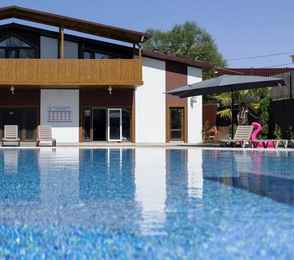 Отель «Ашхадах»