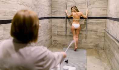 Душ Шарко в санатории в 2024 году: для чего нужен, где делают и при чем здесь Фрейд