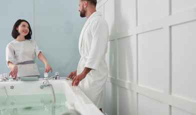  Подводный душ-массаж: что это такое, польза и где можно пройти в 2024 году