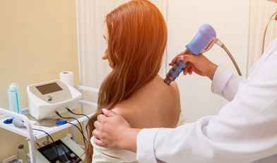 Ударно-волновая терапия: что лечит и где можно сделать