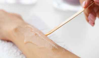 Парафинотерапия для рук и ног: польза, эффект и где пройти