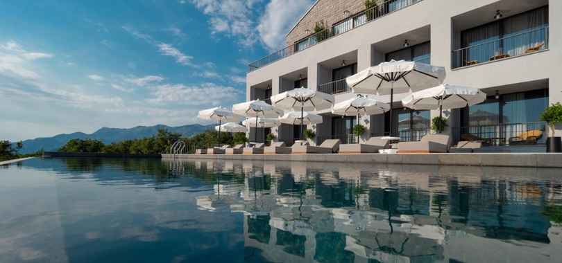 Vivid Blue Serenity Resort 