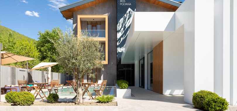Отель Ikos Polyana