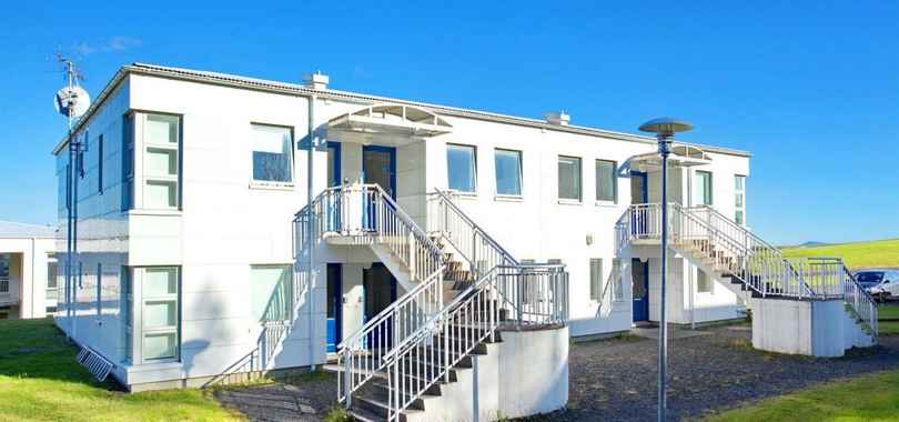 Golden Circle Apartments