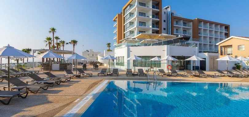 Leonardo Crystal Cove Hotel & Spa