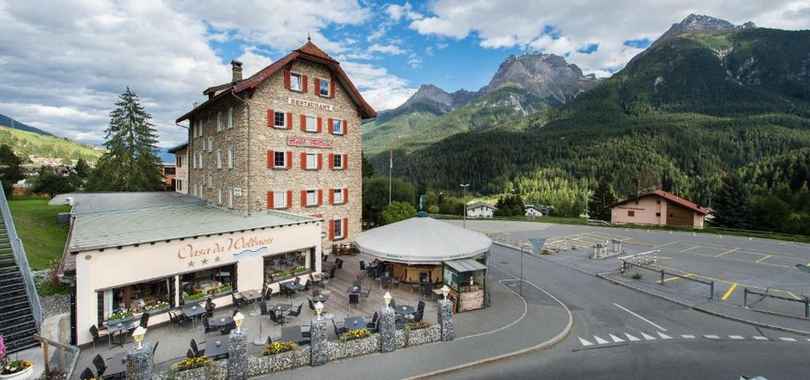 Bellaval Hotel & Restaurant