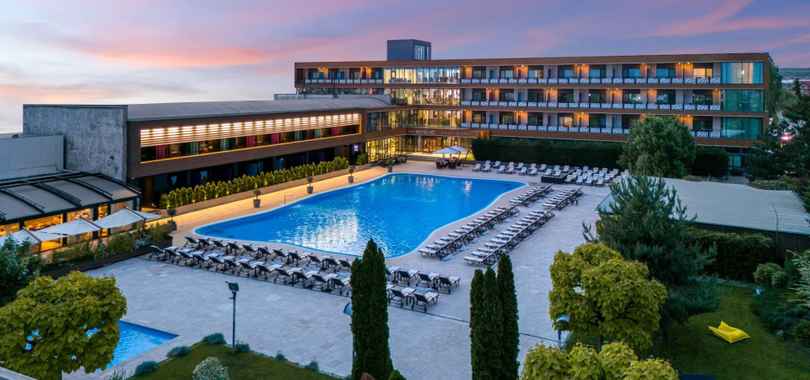 Sky Blue Hotel & Spa