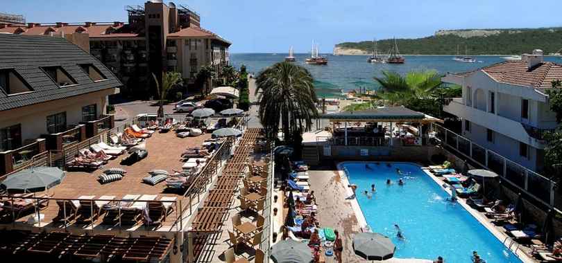 Ambassador Plaza Hotel