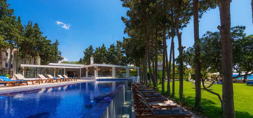 Liv Hotel By Bellazure