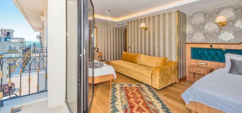 Отель Aprilis Gold