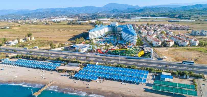 Crystal Admiral Resort Suites & SPA