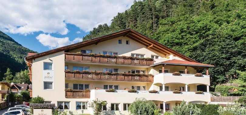 Saldur Small Active Hotel