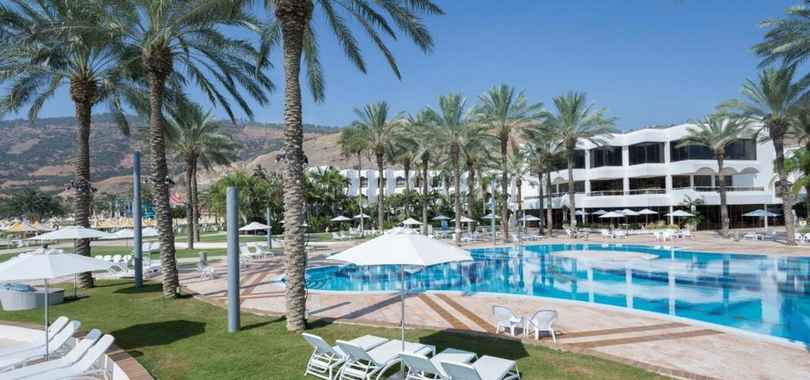 Gai Beach Resort Spa Hotel