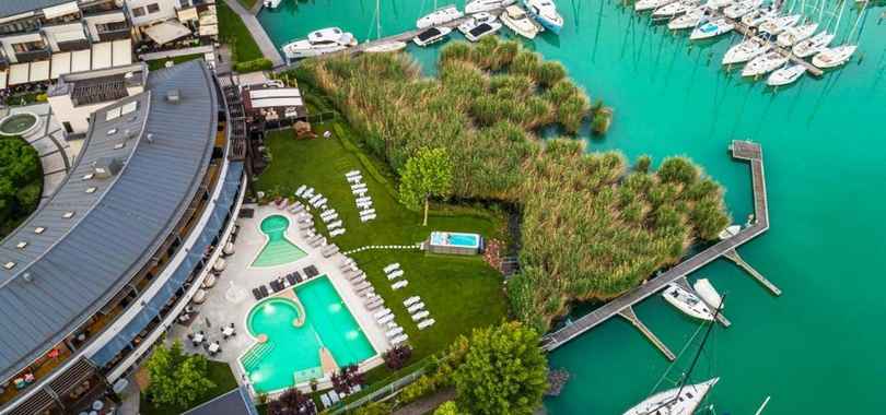 Hotel Golden Lake Resort