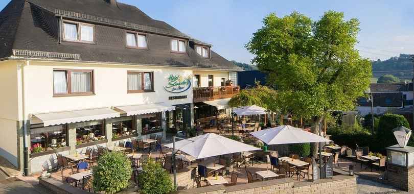 Eifel Selektion Schneider am Maar