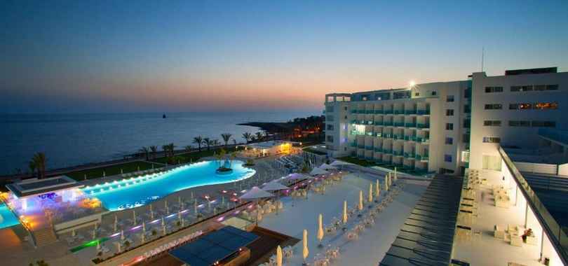 Отель King Evelthon Beach