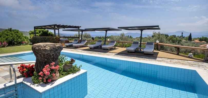 Iakovakis Suites & Spa