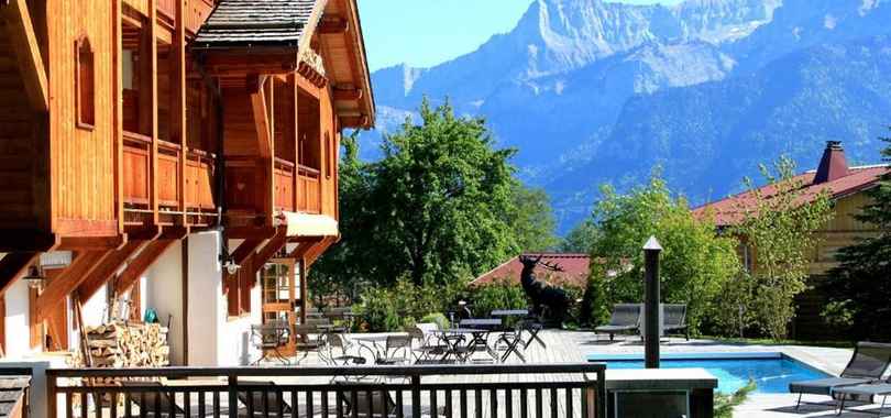 Le Cerf Amoureux Hotel